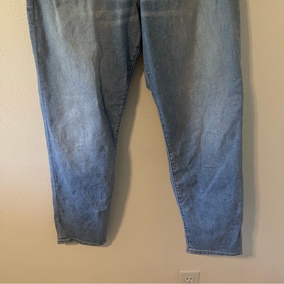 Hollister Ultra High Rise Mom Jeans Vintage Stretch Belted D-Ring Tapered-31 - Picture 6 of 13